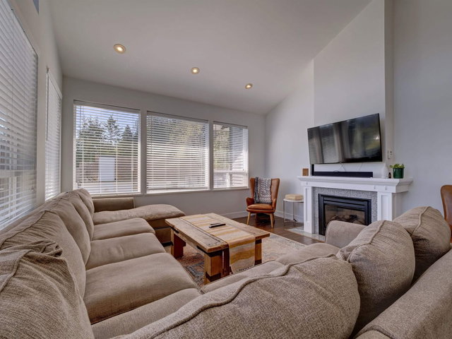 825 Bayview Heights Road