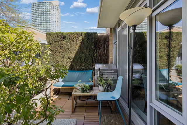 2P - 1033 Marinaside Crescent