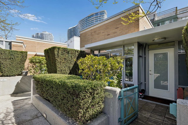 2P - 1033 Marinaside Crescent