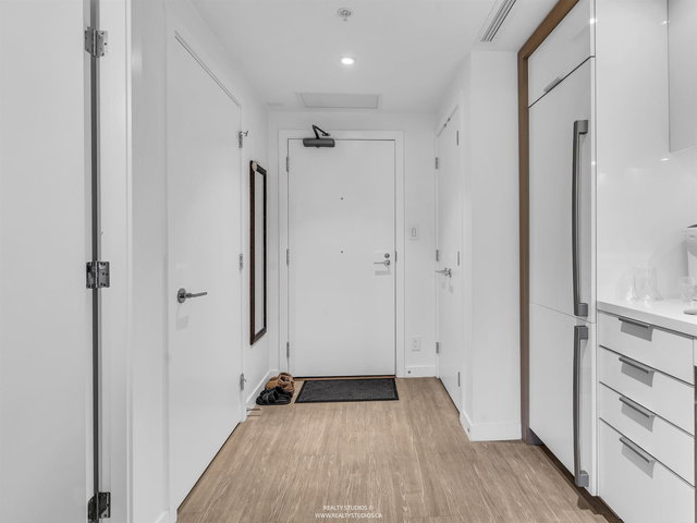 203 - 1661 Quebec Street