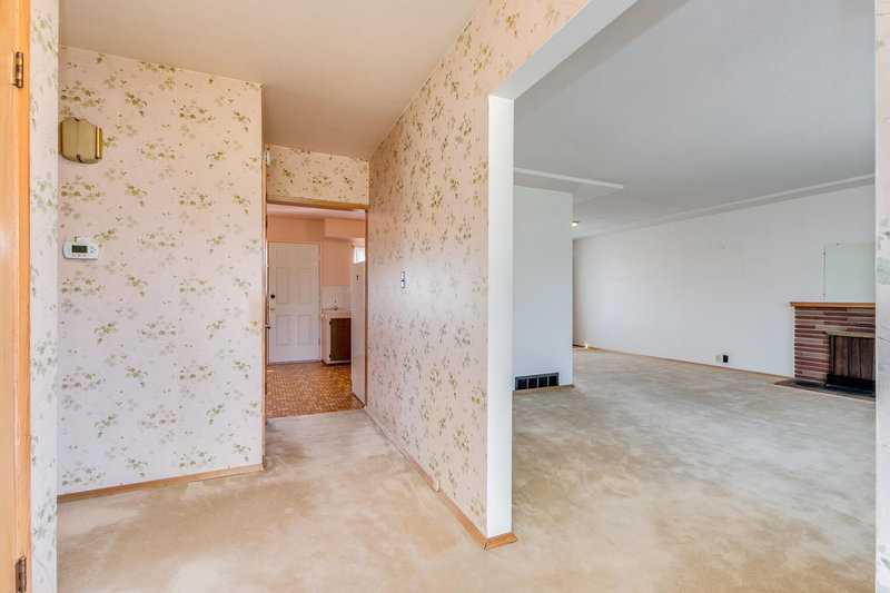 6664 Charles Street, Burnaby, V5B 2H1 | Image 3