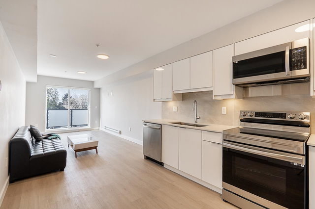 304 - 3050 Kingsway