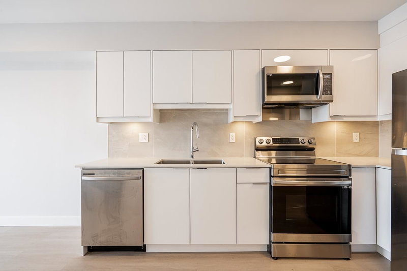 304 - 3050 Kingsway, Vancouver, V5R 5J7 | Image 2