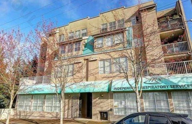 203 - 22351 St Anne Ave