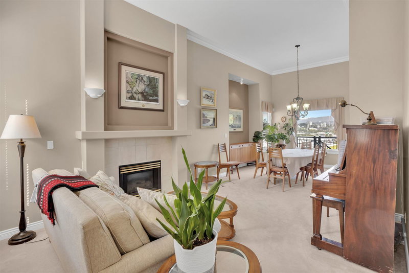 12015 100a Avenue, Surrey, V3V 2Y4 | Image 2