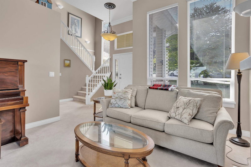 12015 100a Avenue, Surrey, V3V 2Y4 | Image 3