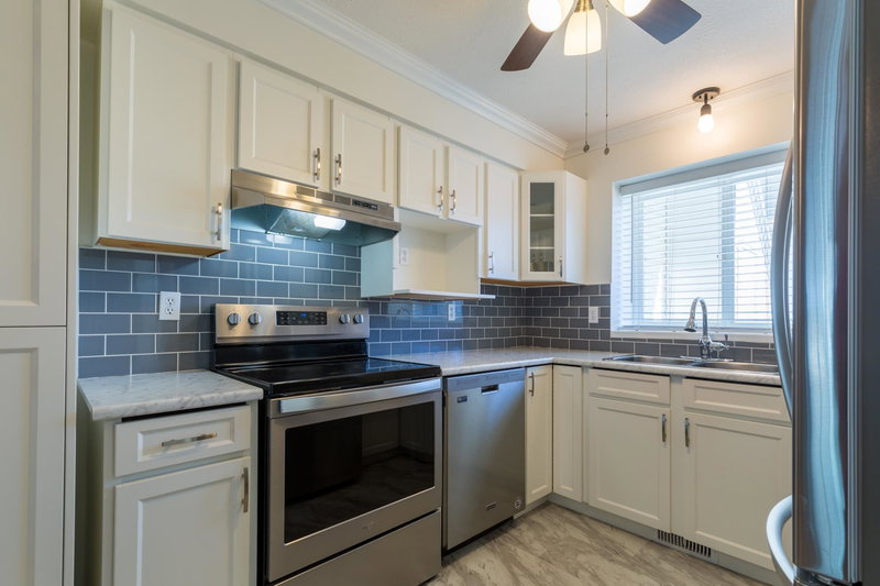 3 - 45435 Knight Road, Chilliwack, V2R 3E8 | Image 2