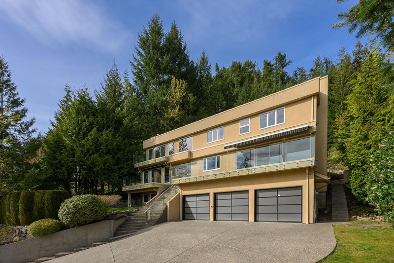 4827 Northwood Place, West Vancouver, V7S 3C5 | Image 3