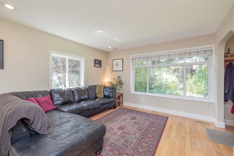 1119 Cloverley Street, North Vancouver, V7L 1N7 | Image 2