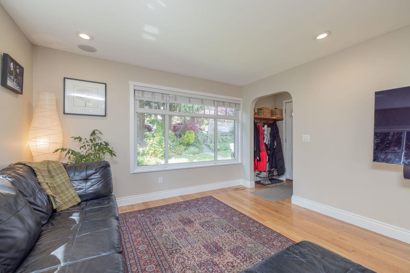 1119 Cloverley Street, North Vancouver, V7L 1N7 | Image 3