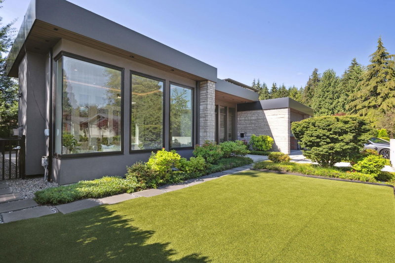 983 Tudor Avenue, North Vancouver, V7R 1X6 | Image 3