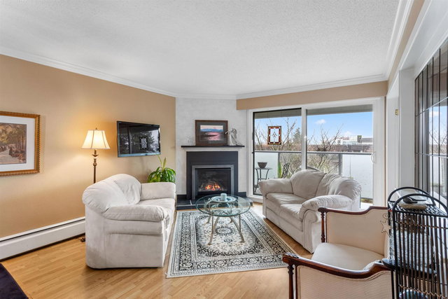 201 - 308 2nd Street W