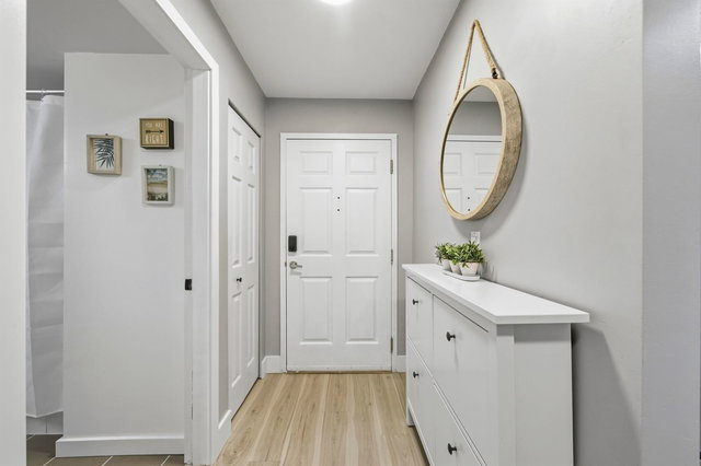 111 - 6820 Rumble Street