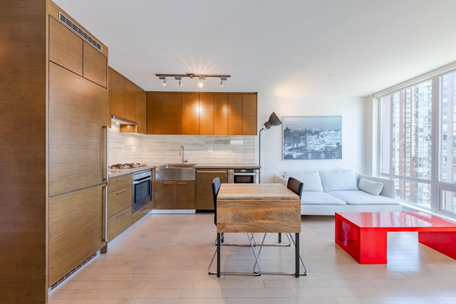 1106 - 535 Smithe Street