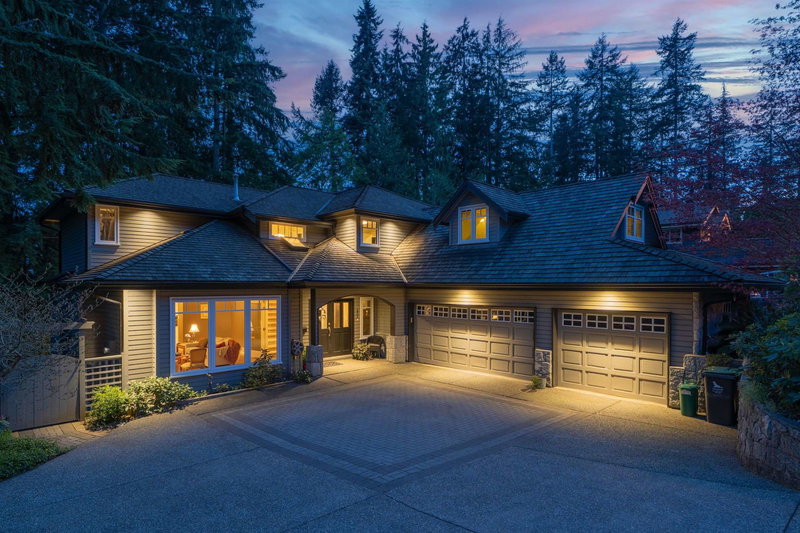 801 Regal Crescent, North Vancouver, British Columbia