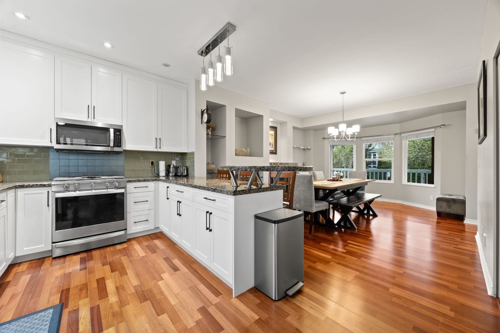Listing Image 5
