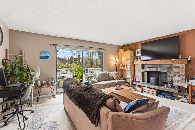 2136 Jones Avenue, North Vancouver, V7M 3E7 | Image 2