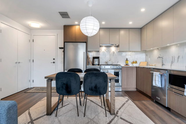 504 - 645 Como Lake Avenue