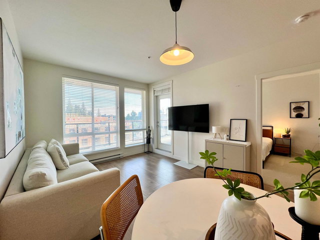 408 - 707 Como Lake Avenue