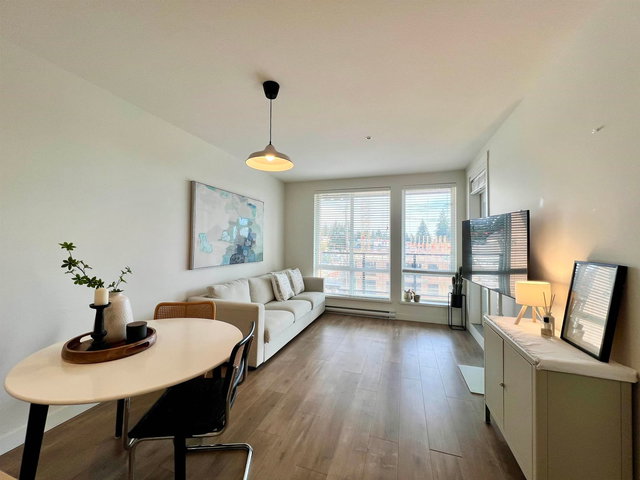 408 - 707 Como Lake Avenue