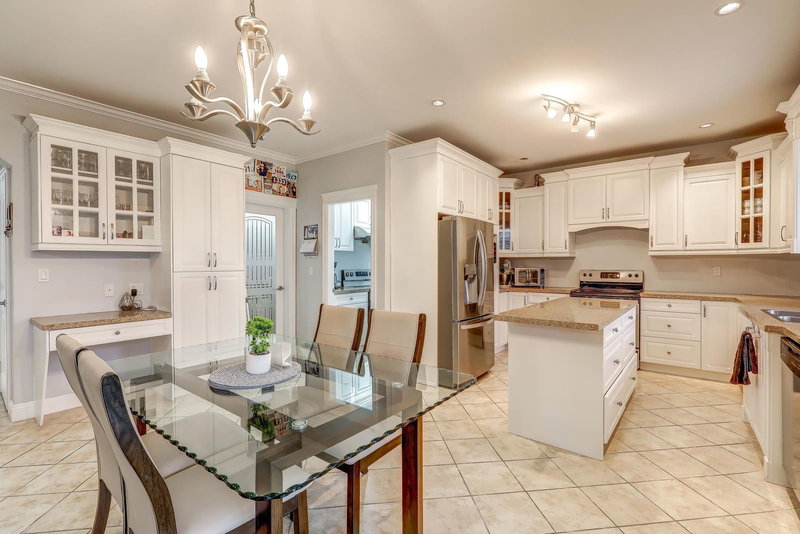 16226 96b Avenue, Surrey, V3S 2M4 | Image 3