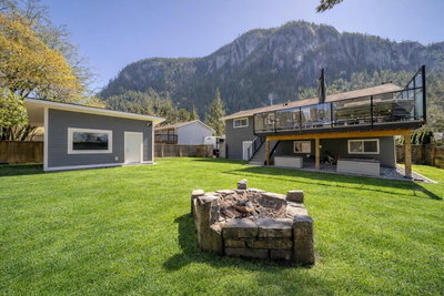 38325 Fir Street | Squamish | Image