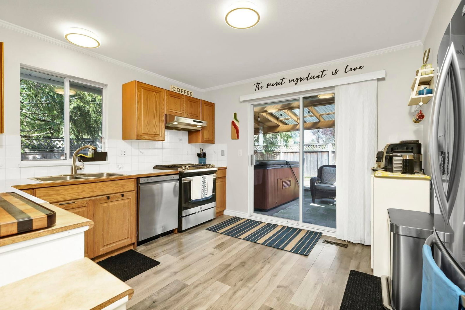 Listing Image 11