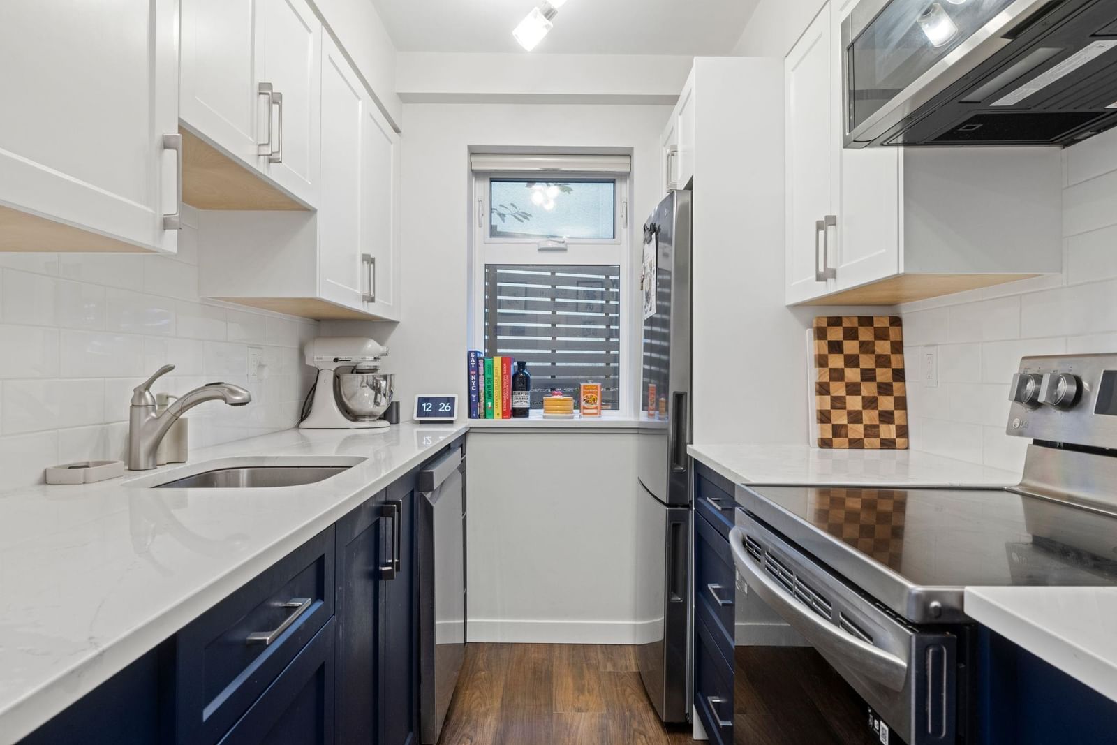 Listing Image 9