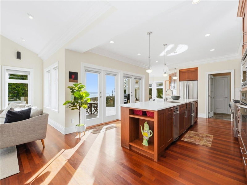 2618 Lawson Avenue, West Vancouver, V7V 2G2 | Image 2