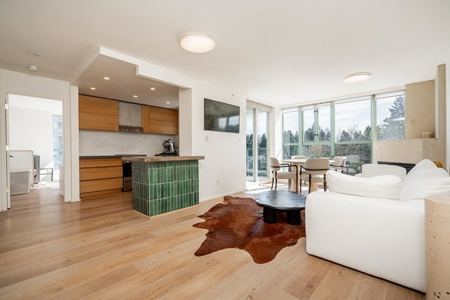 1102 - 200 Newport Drive