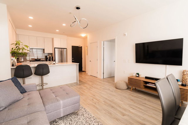 302 - 621 Regan Avenue