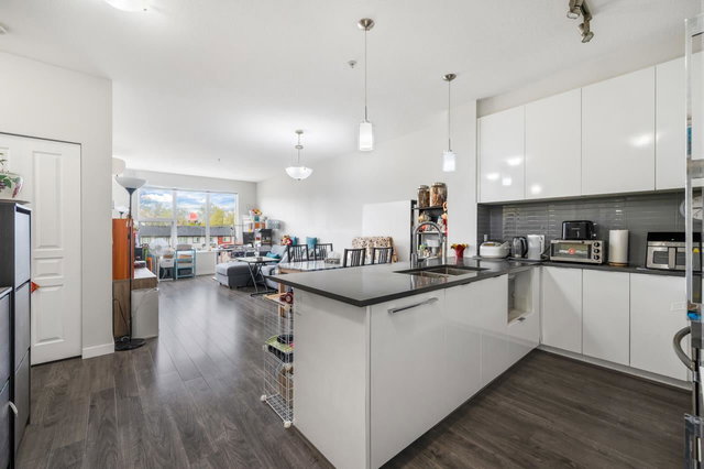 320 - 9311 Alexandra Road