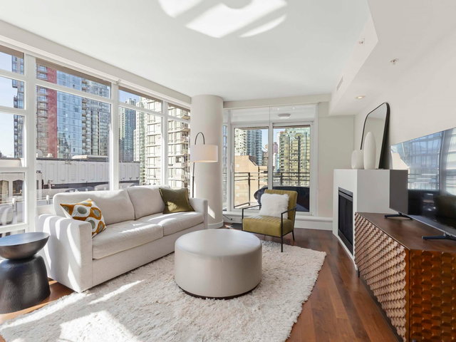 1X05 - 1205 Hastings Street W