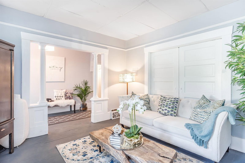 136 12th Avenue W, Vancouver, British Columbia