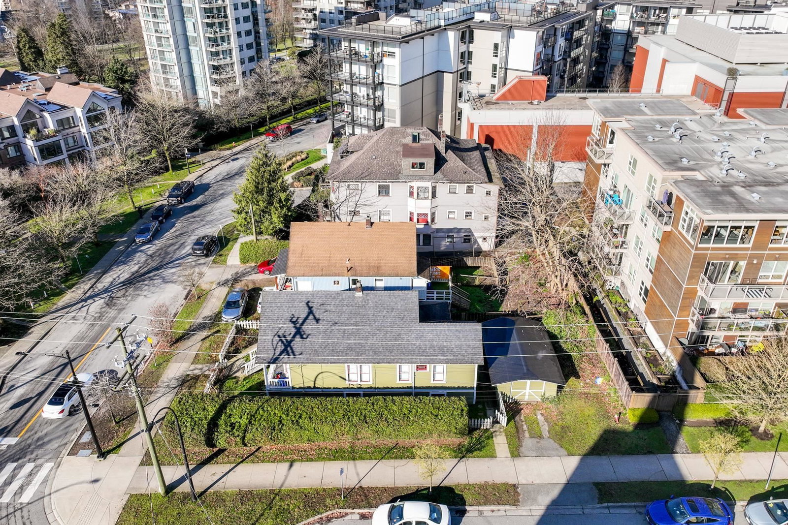 Listing Image 4
