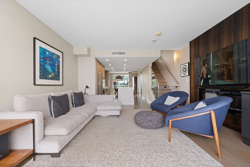 TH210 - 210 Salter Street, New Westminster, V3M 0J9 | Image 3