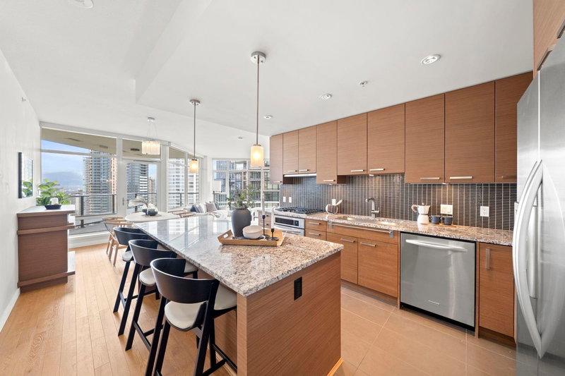 1701 - 6188 Wilson Avenue, Burnaby, V5H 0A5 | Image 3