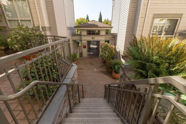 34 - 2375 Broadway W