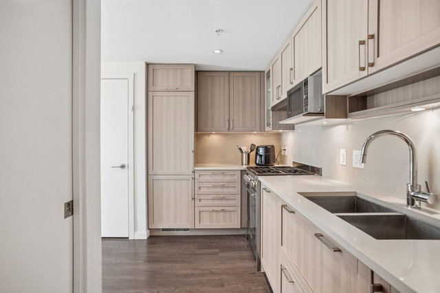 317 - 5665 Boundary Road