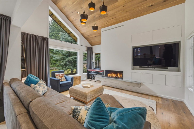 6232 Oboe Place, Whistler, V8E 0C5 | Image 3