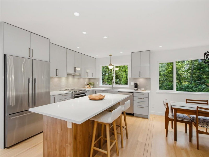 1392 Chamberlain Drive, North Vancouver, V7K 1P6 | Image 2