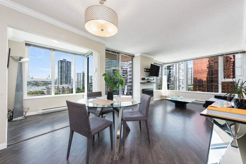 33 Smithe Street #1606, Vancouver, British Columbia