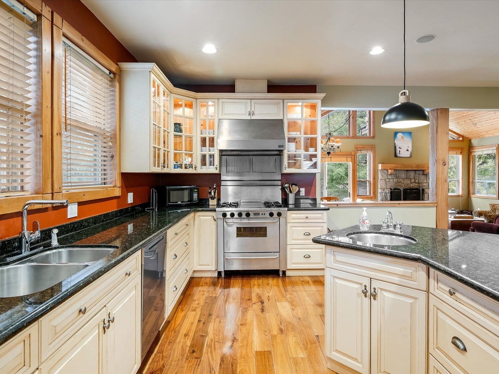 Listing Image 9
