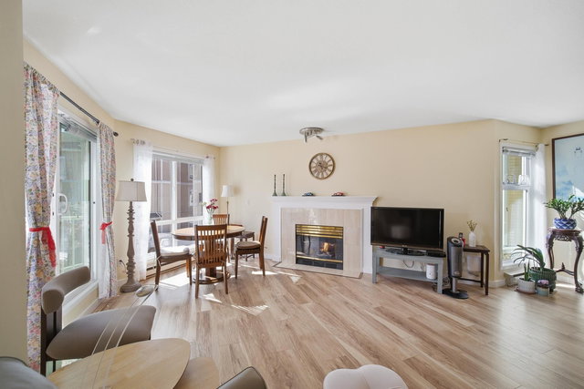 212 - 7437 Moffatt Road