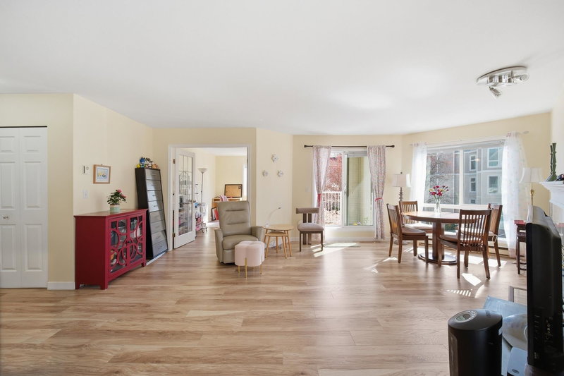 212 - 7437 Moffatt Road, Richmond, V6Y 1X9 | Image 2