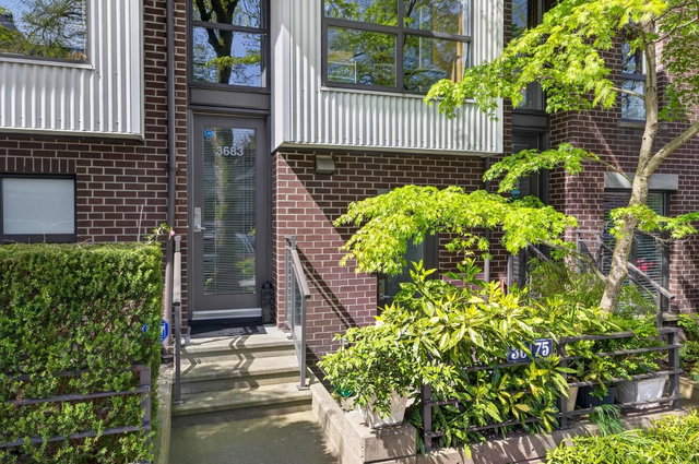 3683 Commercial Street