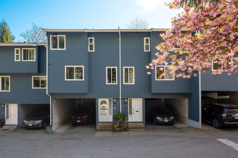 8328 Aspenwood Place, Burnaby, V5A 3V3 | Image 2