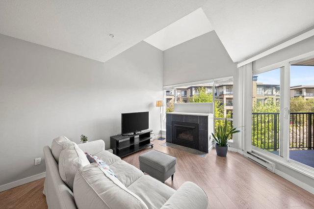 303 - 2429 Hawthorne Avenue