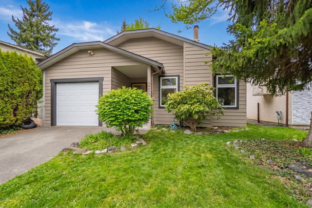 34899 Glenn Mountain Drive