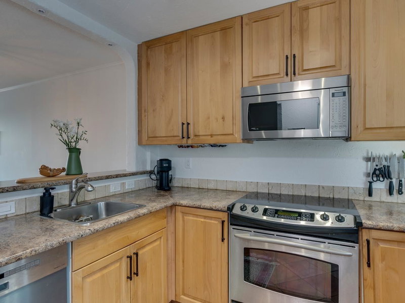 160 12th Street, North Vancouver, V7M 1N3 | Image 3
